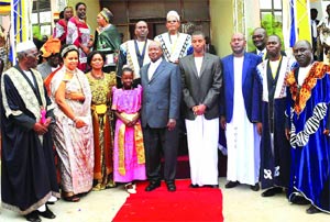 Oyo and other royals pose